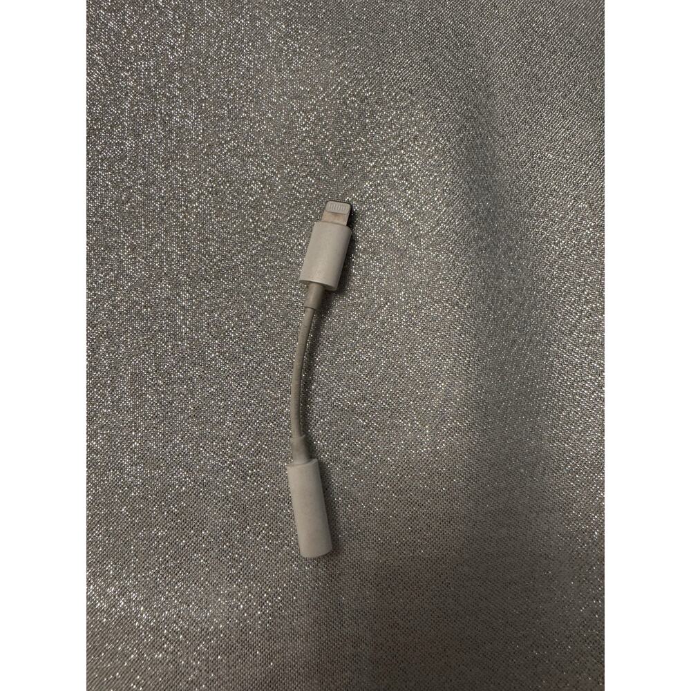 Apple MU7E2AM/A USB-C to 3.5 mm Headphone Jack Adapter